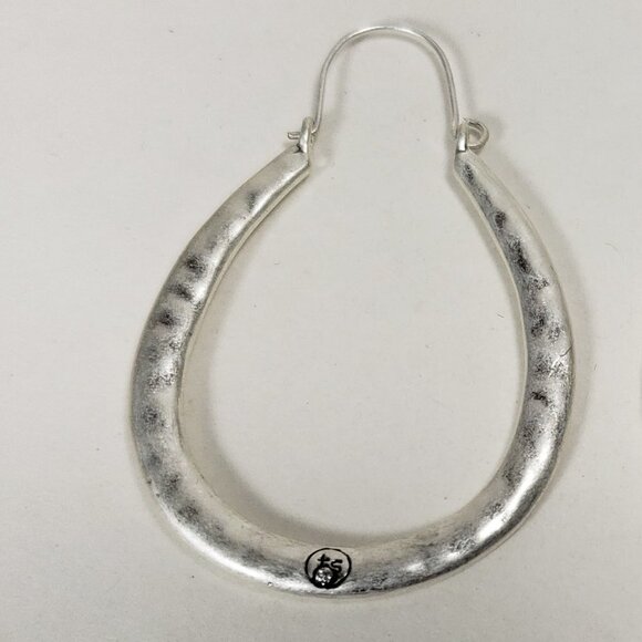 Women's Stunning Hammered Silver-tone Hook Earrings with Crystal - Picture 4 of 10